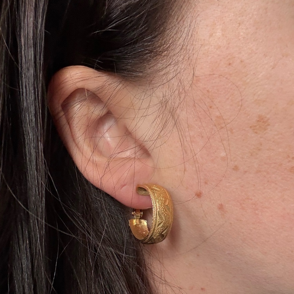 Vintage Napier Gold Toned Hoop Clip On Earrings - Picture 3 of 6